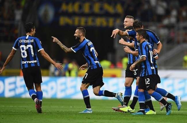 她们走向更 她们走向更