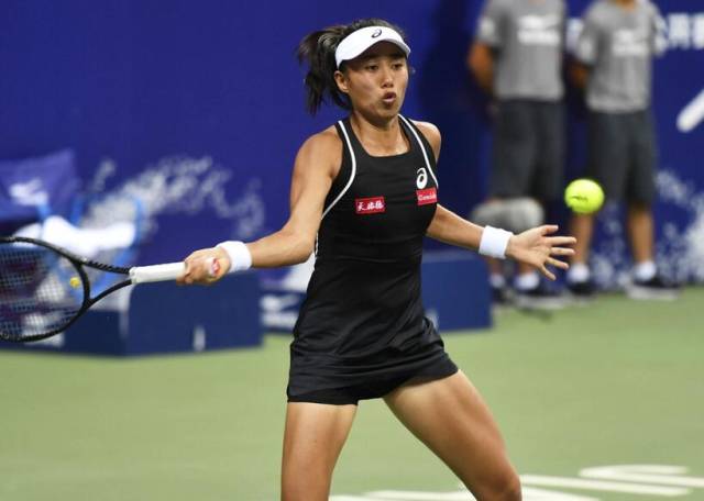 动臂展下劈 动臂展下劈